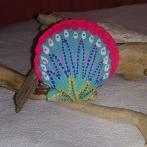 Handpainted seashell